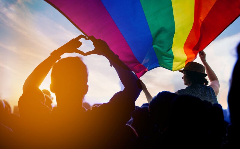 CEDO obligă România să recunoască cuplurile de acelasi sex