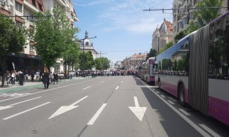 Profesorii clujeni, protest MASIV la Prefectură. Circulația a fost blocată