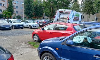 Ce bine că gropile ”peticite” cu pietriş pe banii unor locatari din Mănăştur deservesc cu succes şi firma de salubritate