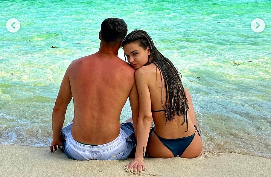 Vacanță de vis în Seychelles: Un fotbalist de la "U" Cluj şi-a cerut iubita în căsătorie / ”Cu toată inima mea, pentru toată viața. Am spus da!”