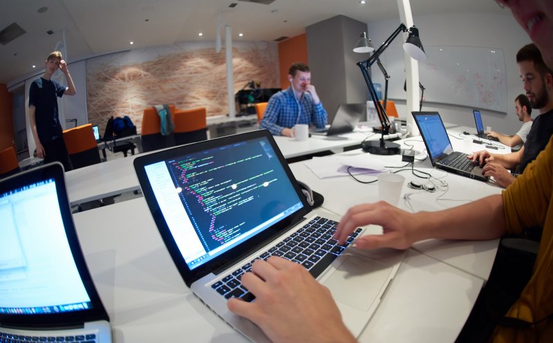 Ce salarii au IT-iștii în România. Sunt peste 160.000 de specialiști în țară