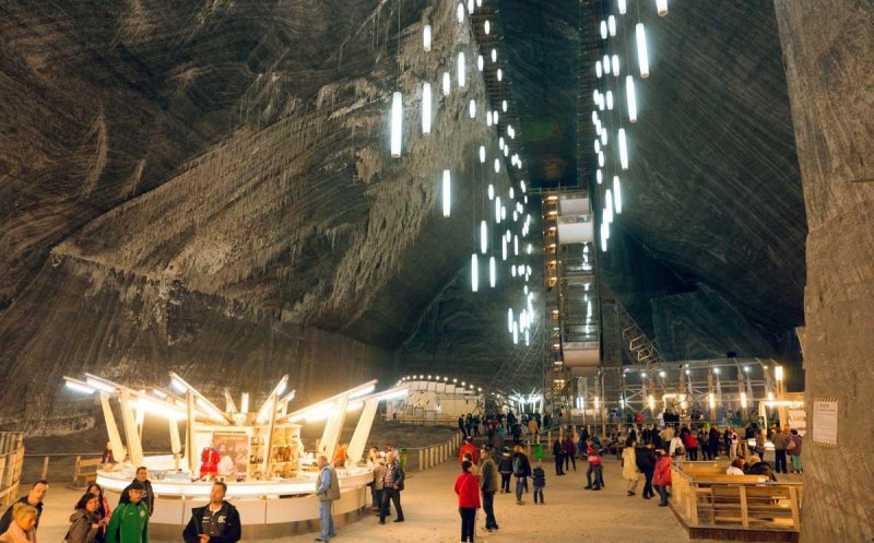 Un număr impresionant de persoane au vizitat Salina Turda de Rusalii