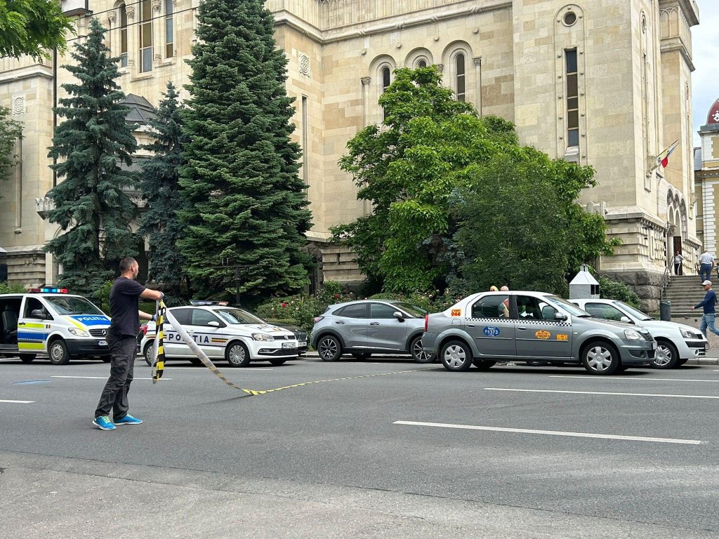 ACCIDENT în centrul Clujului. SMURD-ul a transportat la spital două fete de 6 și 14 ani