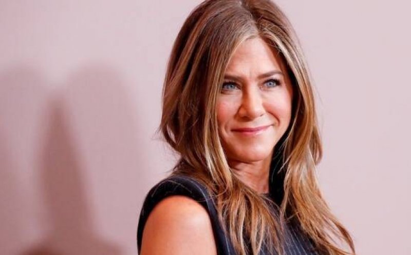 Ce conține salata preferată a actrițeiJennifer Aniston. Vedeta a dezvăluit și cum face sport