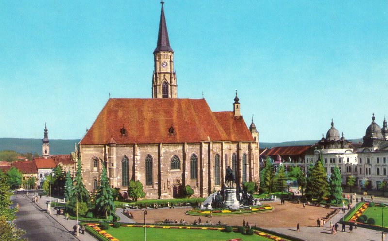 Amintiri din vechiul Cluj. Cum arăta Piața Unirii cu ani în urmă