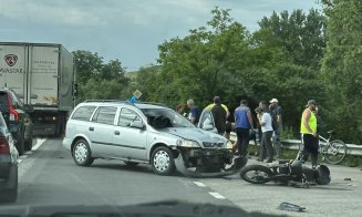 ACCIDENT în Cluj cu o motocicletă și un autoturism. Bărbat, transportat la spital