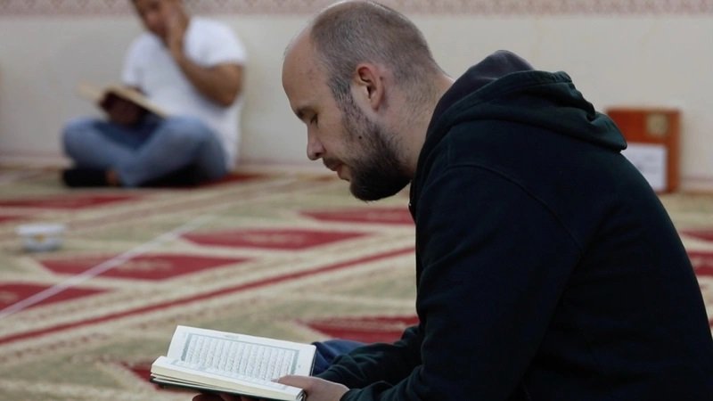 „Soţul meu musulman”, documentarul filmat la Cluj, are premiera la TIFF