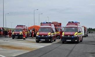 Pompierii din Cluj au participat la un exercițiu amplu pe A10 Sebeș-Turda. A fost declanșat Planul Roșu de intervenție