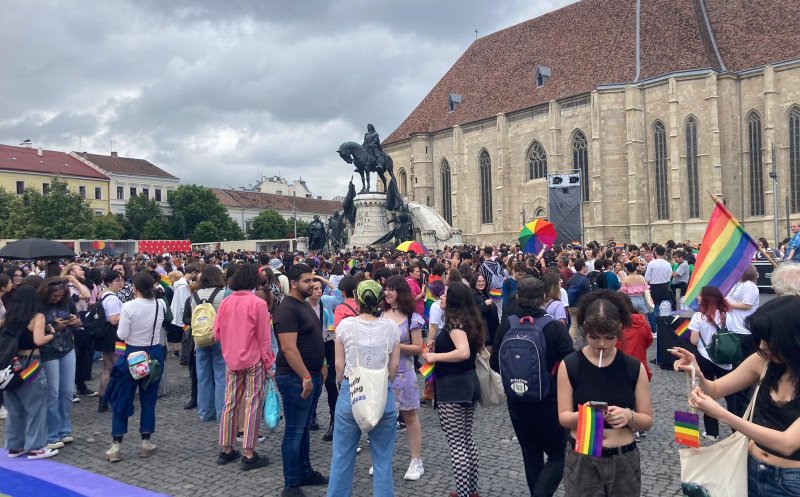 Marșul Cluj Pride. Peste 2.000 de persoane s-au adunat în Piața Unirii