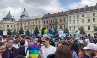 Marșul Cluj Pride. Peste 2.000 de persoane s-au adunat în Piața Unirii