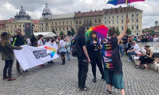 Marșul Cluj Pride. Peste 2.000 de persoane s-au adunat în Piața Unirii