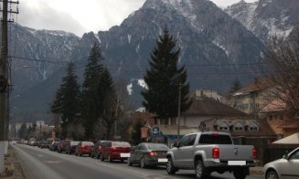 Aglomerație la final de weekend. S-au format coloane de mașini în zona staţiunilor de pe Valea Prahovei