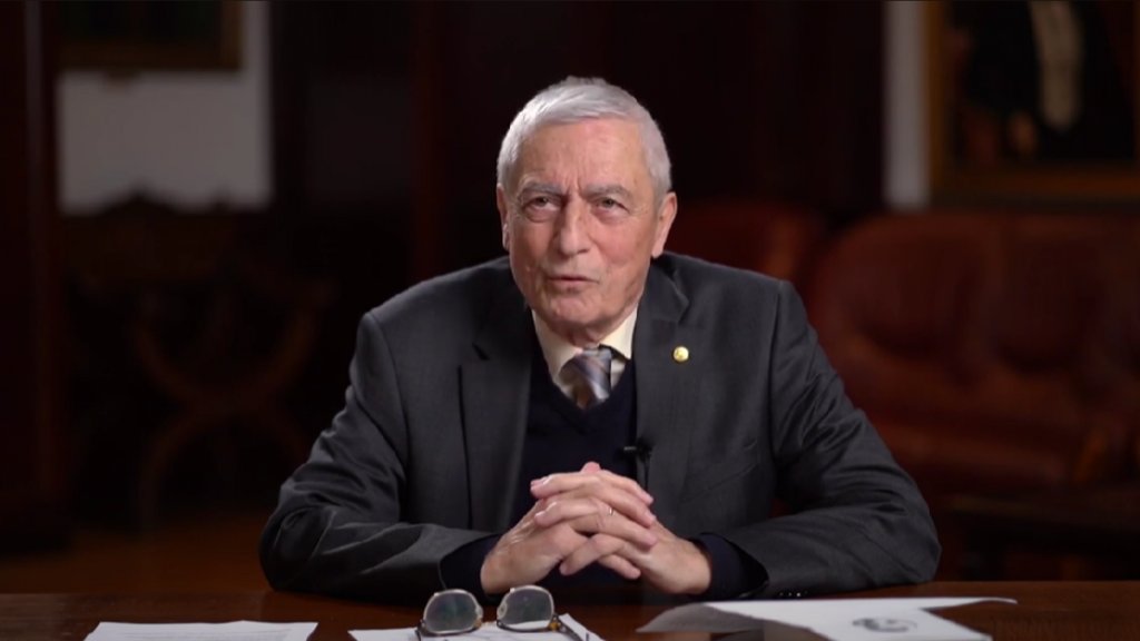 Poetul Ion Pop, fost decan al Facultăţii de Litere a UBB Cluj, este laureatul Premiului Național de Poezie “Mihai Eminescu”