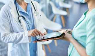Procent ridicat de risc de burnout în rândul medicilor din România/ 6 din 10 medici sub 35 ani vor să migreze