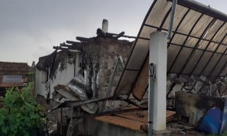 Incendiu Cluj: Casă cuprinsă de flăcări. A fost făcută scrum