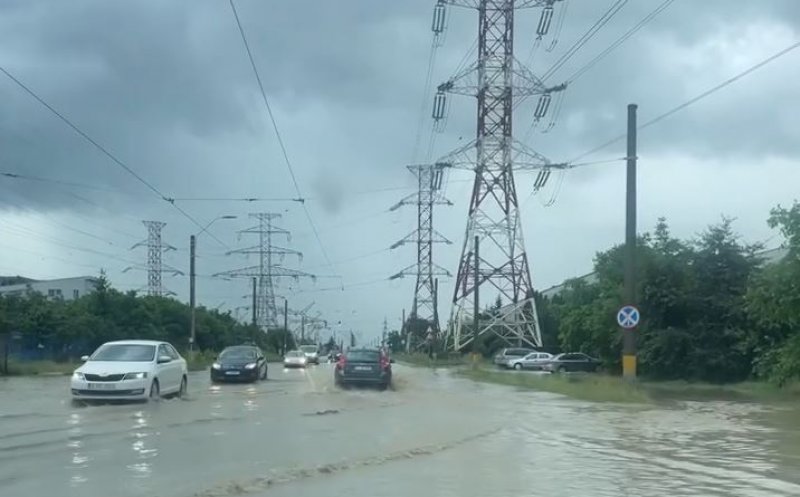 Ploaia face, din nou, Clujul navigabil! Bulevardul Muncii sub ape