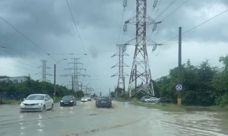 Ploaia face, din nou, Clujul navigabil! Bulevardul Muncii sub ape