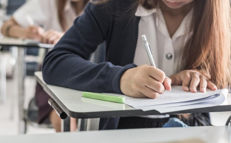 BAC 2023. Elevii dau marți proba obligatorie a profilului, Matematică sau Istorie