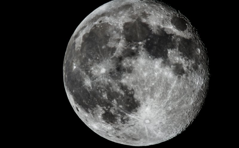 NASA vrea să înceapă mineritul pe lună în următorul deceniu