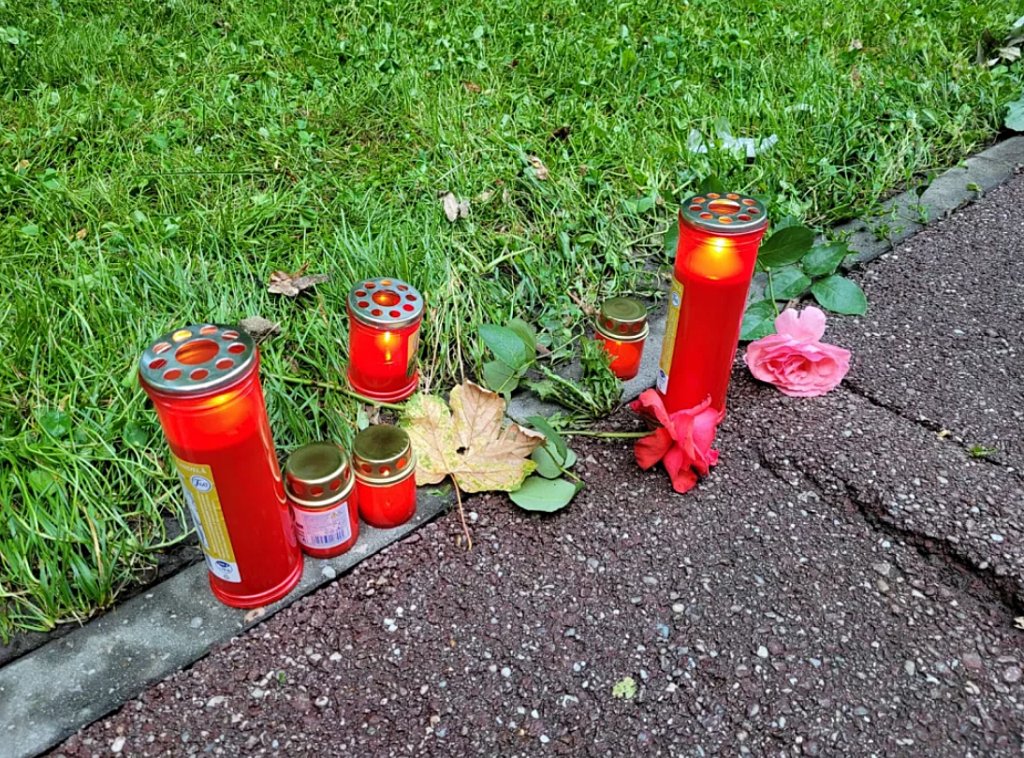 CRIMĂ CU PREMEDITARE sau CONFLICT SPONTAN: Atacatorul de 17 ani din Craiova avea cuţitul într-un rucsac, mască și mănuși, dar susține că nu își cunoștea victimele