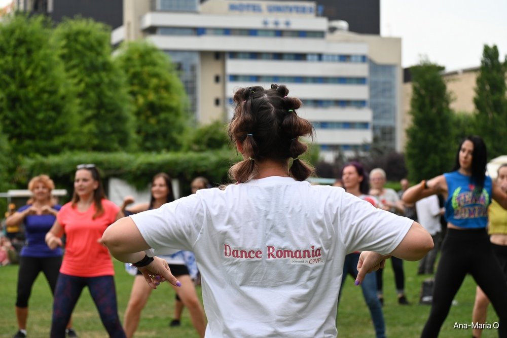 Iulius Parc se transformă în scenă de dans și cinematrograf în aer liber: bucură-te de spectacolul „Dance Romania” și filmul „Amsterdam”
