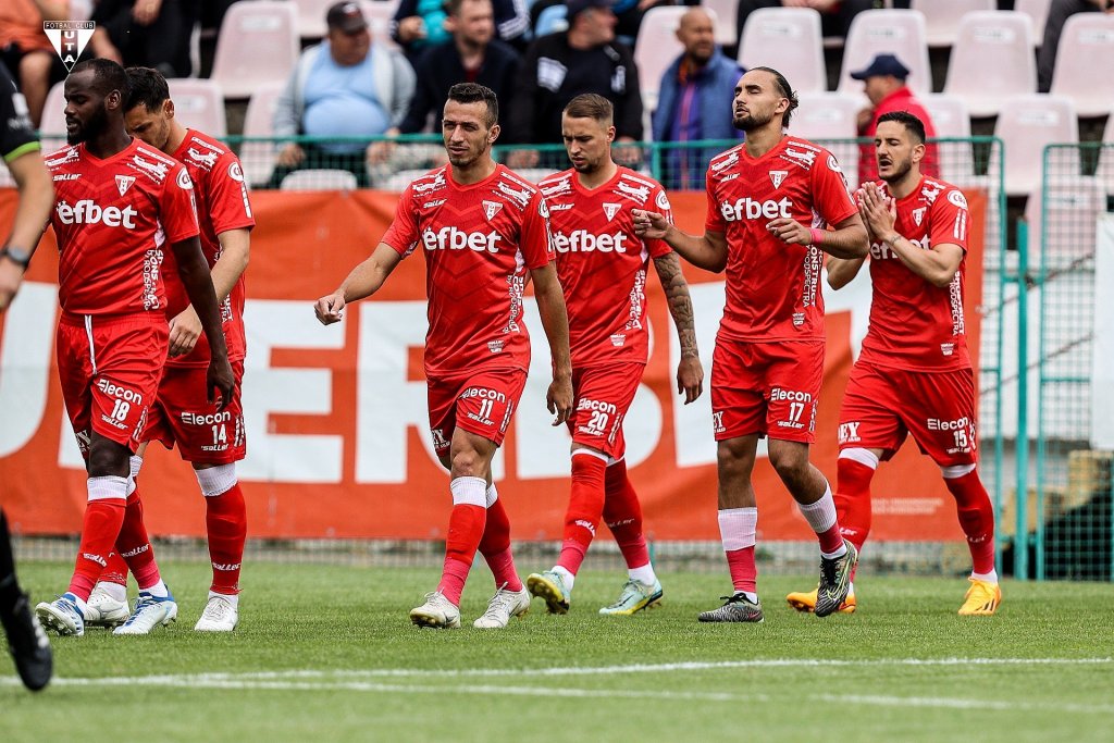 CFR Cluj negociază cu un jucător pus pe liber de o formație din play-out
