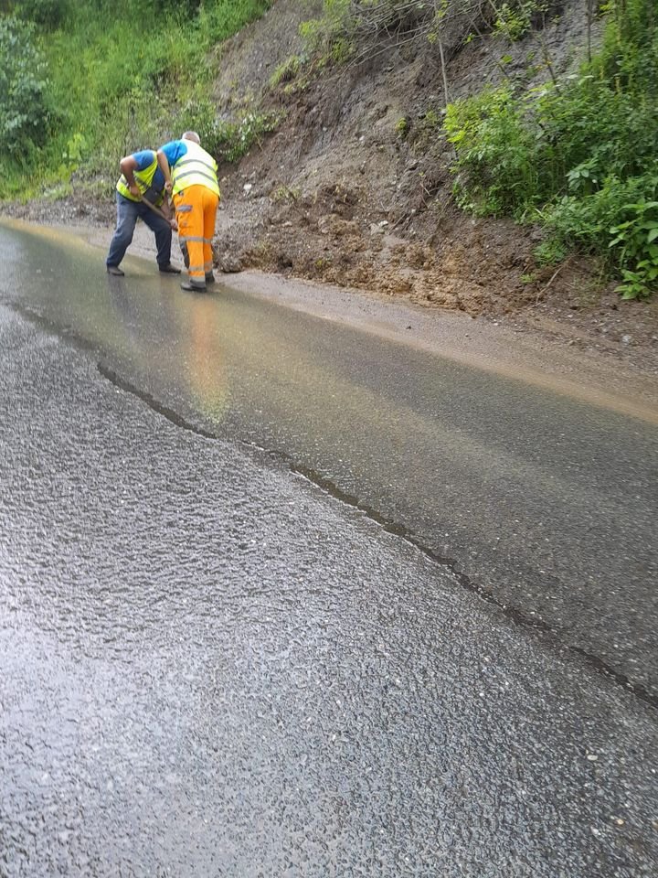 Ziua de Cluj Scurgeri de aluviuni de pe versanți pe drumurile Gilău