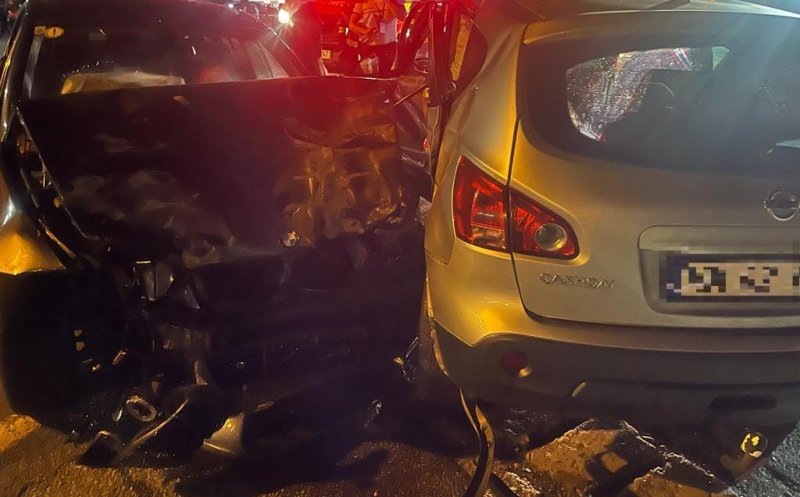 ACCIDENT în judeţul Cluj cu 2 maşini şi 6 victime cu vârste între 17 și 22 de ani / O maşină, cu portocala de începător