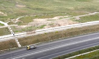 Alunecare de teren uriaşă pe A10 Sebeș-Turda. Există riscul ca versantul să se prăvălească peste autostradă