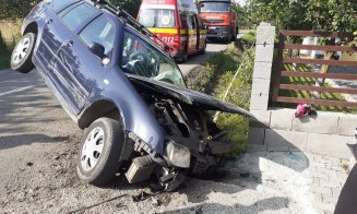 ACCIDENT rutier în Cluj. Un bărbat și o fetiță, transportați la spital