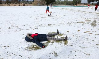 Caniculă în Europa, ZĂPADĂ în Africa de Sud