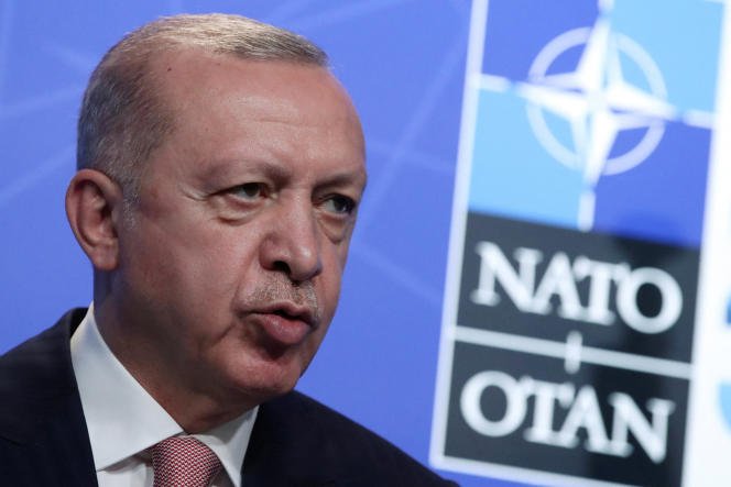 Turcia face o întoarcere la 180º /  Ce a primit Erdogan pentru că a renunțat să mai blocheze aderarea Suediei la NATO