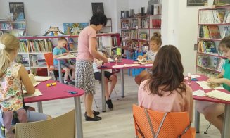 Te plictisești acasă în vacanţă? Activităţi pentru copii la biblioteca din Mănăştur