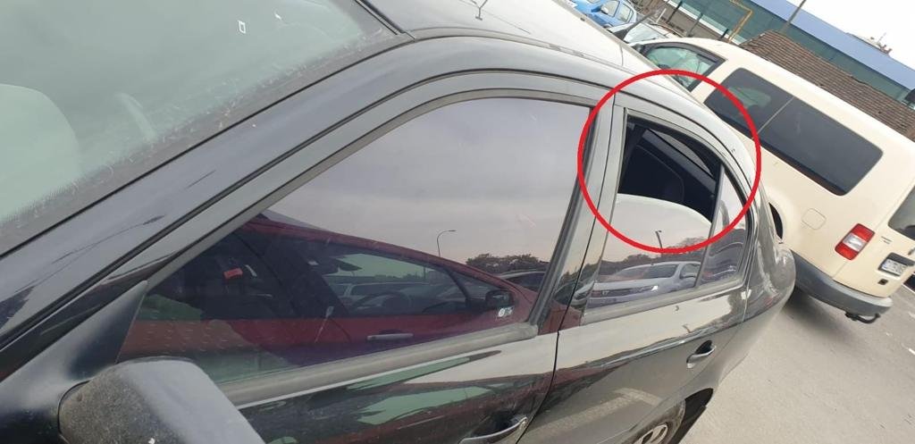 Atenție la spărgătorii de mașini! Genți de lux, bani și alte bunuri lăsate la vedere în mașini, în centrul Clujului