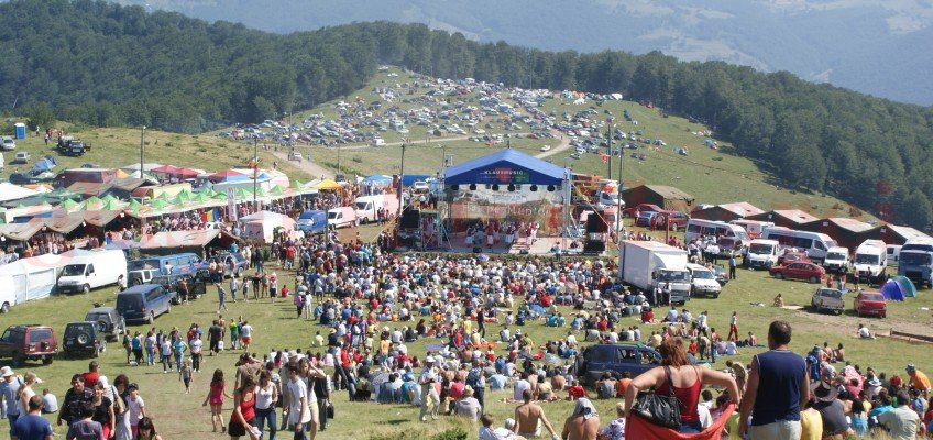 Târgul de Fete de pe Muntele Găina va avea loc în weekend! VEZI programul