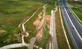 Alt episod din telenovela ALUNECĂRILOR DE TEREN de pe Autostrada Sebeş-Turda / CNAIR: "A plouat mult în zonă"