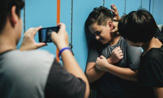 Proiect anti-bulliyng: Profesorii, obligați să ia măsuri dacă văd că elevii sunt victime ale violenţei în afara şcolii