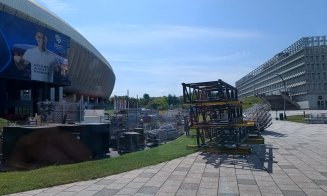 Au venit băieții cu mușchi de la UNTOLD! Forfotă cu logistica festivalului la stadionul Cluj Arena