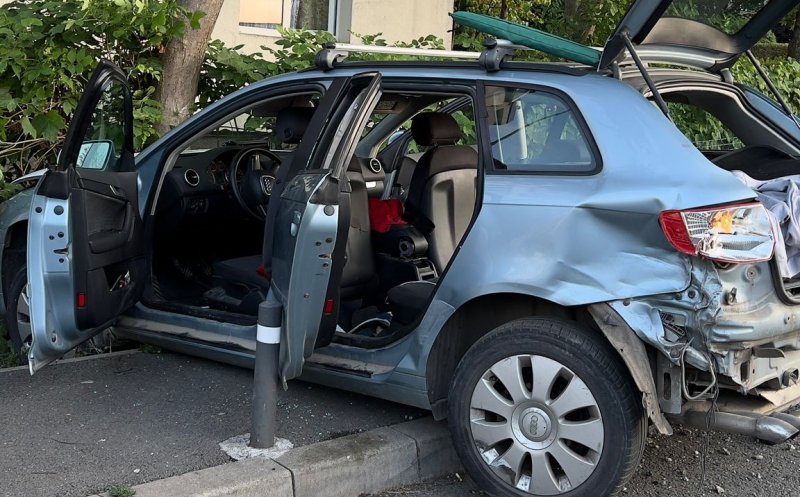 Accident cu patru mașini în Cluj-Napoca. Un tânăr a fost dus la spital