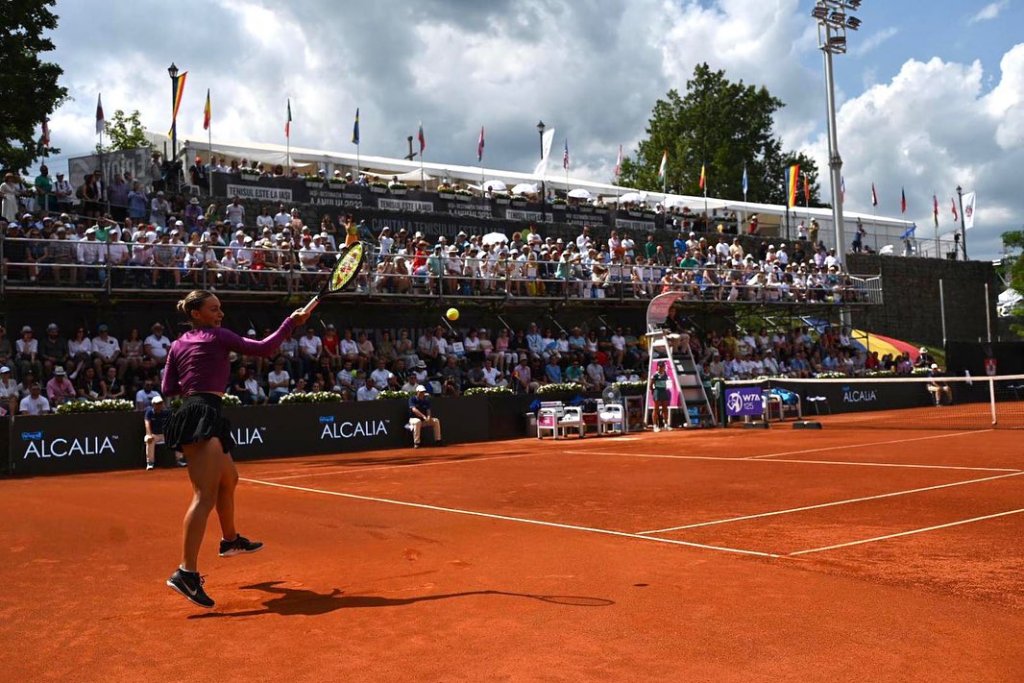 Finala româncelor de la turneul WTA de la Iași a fost câștigată de Ana Bogdan care a cucerit trofeul pentru al doilea an la rând