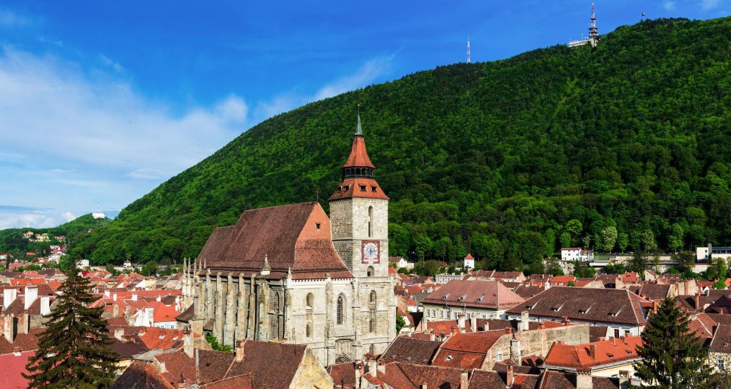 Ireal! Cum a fost vândut un apartament cu două camere situat în centrul Brașovului cu 723 de lei