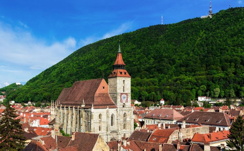 Ireal! Cum a fost vândut un apartament cu două camere situat în centrul Brașovului cu 723 de lei