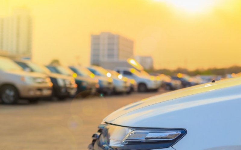 Pericol în soare: Impactul devastator al temperaturilor ridicate asupra autoturismelor și cum să le protejezi