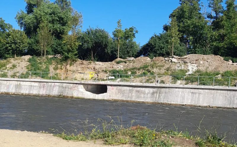 Bărbat CĂZUT ÎN SOMEŞ. Scos din apă în stop cardio respirator