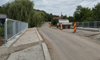 Reparații pe un important drum județean din Cluj! S-a turnat asfaltul și se lucrează la poduri