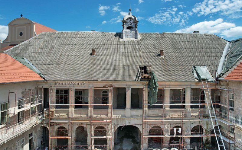 Bijuteria arhitecturală revine la viață! Cum merg lucrările la fosta clădire a Judecătoriei Turda