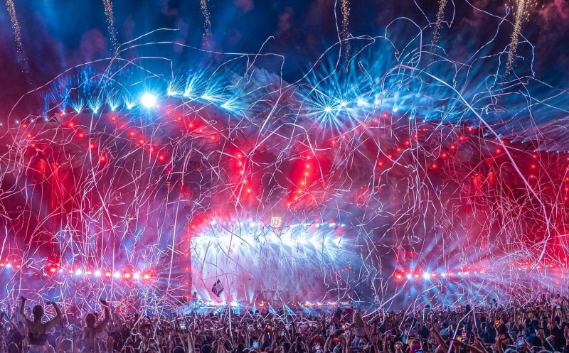Cât a cheltuit o tânără pe mâncare și băuturi la UNTOLD. Nota de plată pentru cele patru zile de festival