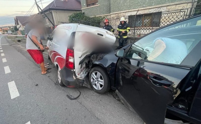 Accident în Baciu! Doi bărbați au fost transportați la spital