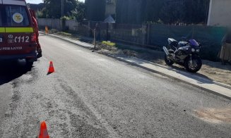 Accident în județul Cluj între o mașină și o motocicletă. Un tânăr a refuzat să meargă la spital