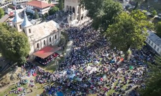 IMAGINI spectaculoase cu drona la Mănăstirea Nicula din Cluj. Zeci de mii de pelerini